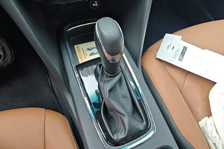 Used Chevrolet Cavalier 2016 1.5L Automatic Xinsong Edition Gear Lever