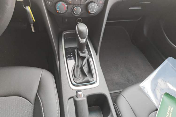 Used Chevrolet Cavalier 2016 1.5L Automatic Xinyue Edition Gear Lever
