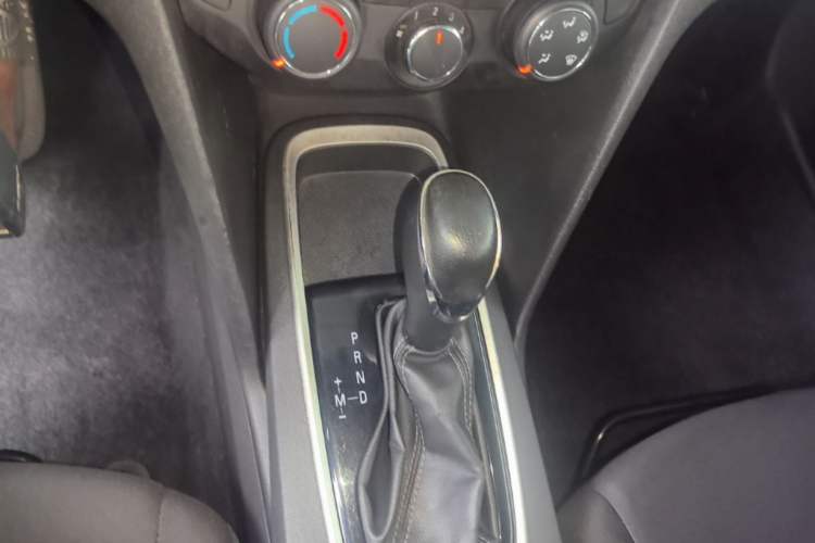 Used Chevrolet Cavalier 2016 1.5L Automatic Enjoyment Edition Gear Lever
