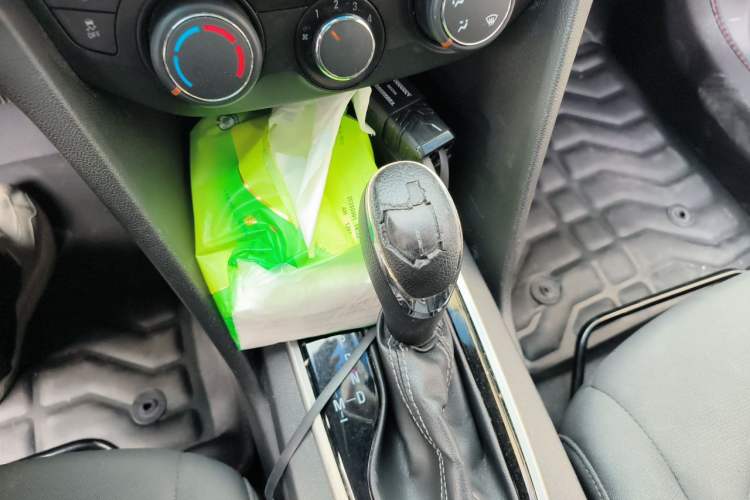 Used Chevrolet Cavalier 2016 1.5L Automatic Enjoyment Edition Gear Lever