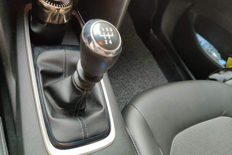 Used Chevrolet Cavalier 2016 1.5L Manual Xinyue Edition Gear Lever