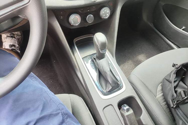 Used Chevrolet Cavalier 2016 1.5L Automatic Enjoyment Edition Gear Lever