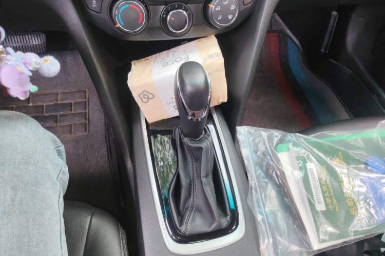 Used Chevrolet Cavalier 2016 1.5L Automatic Xinyue Edition Gear Lever