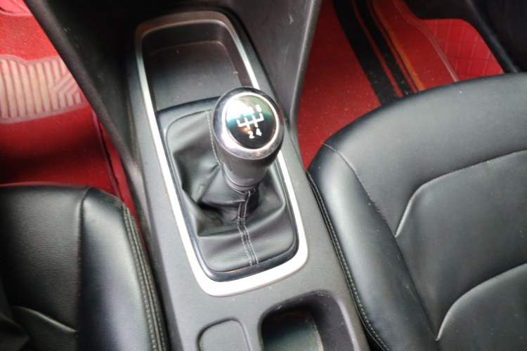 Used Chevrolet Cavalier 2016 1.5L Manual Enjoyment Edition Gear Lever