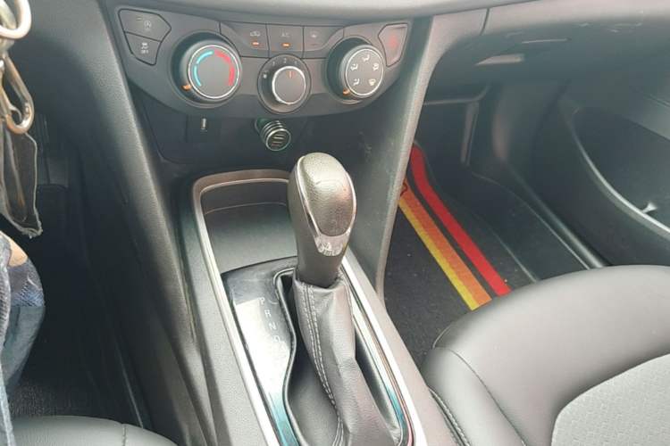Used Chevrolet Cavalier 2016 1.5L Automatic Xinyue Edition Gear Lever