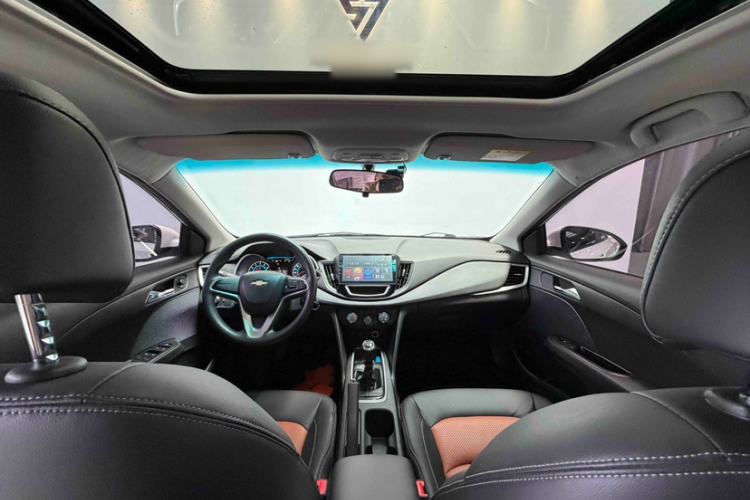 Used Chevrolet Cavalier 2016 1.5L Manual Xinyue Edition Interior 3