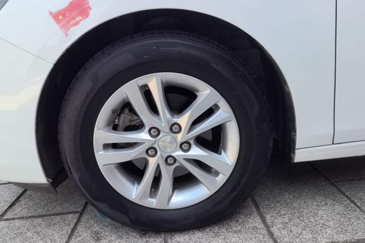 Used Chevrolet Cavalier 2016 1.5L Manual Xinyue Edition Left Front Wheel Hub