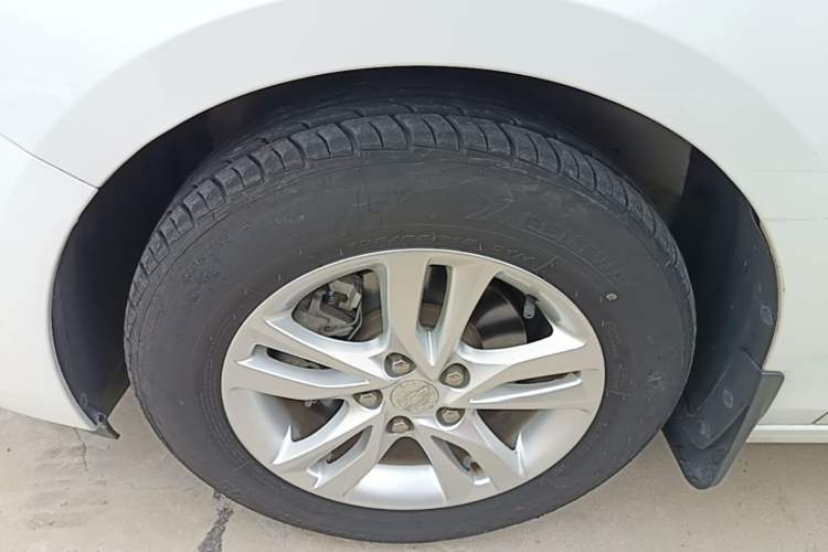 Used Chevrolet Cavalier 2016 1.5L Automatic Enjoyment Edition Left Front Wheel Hub