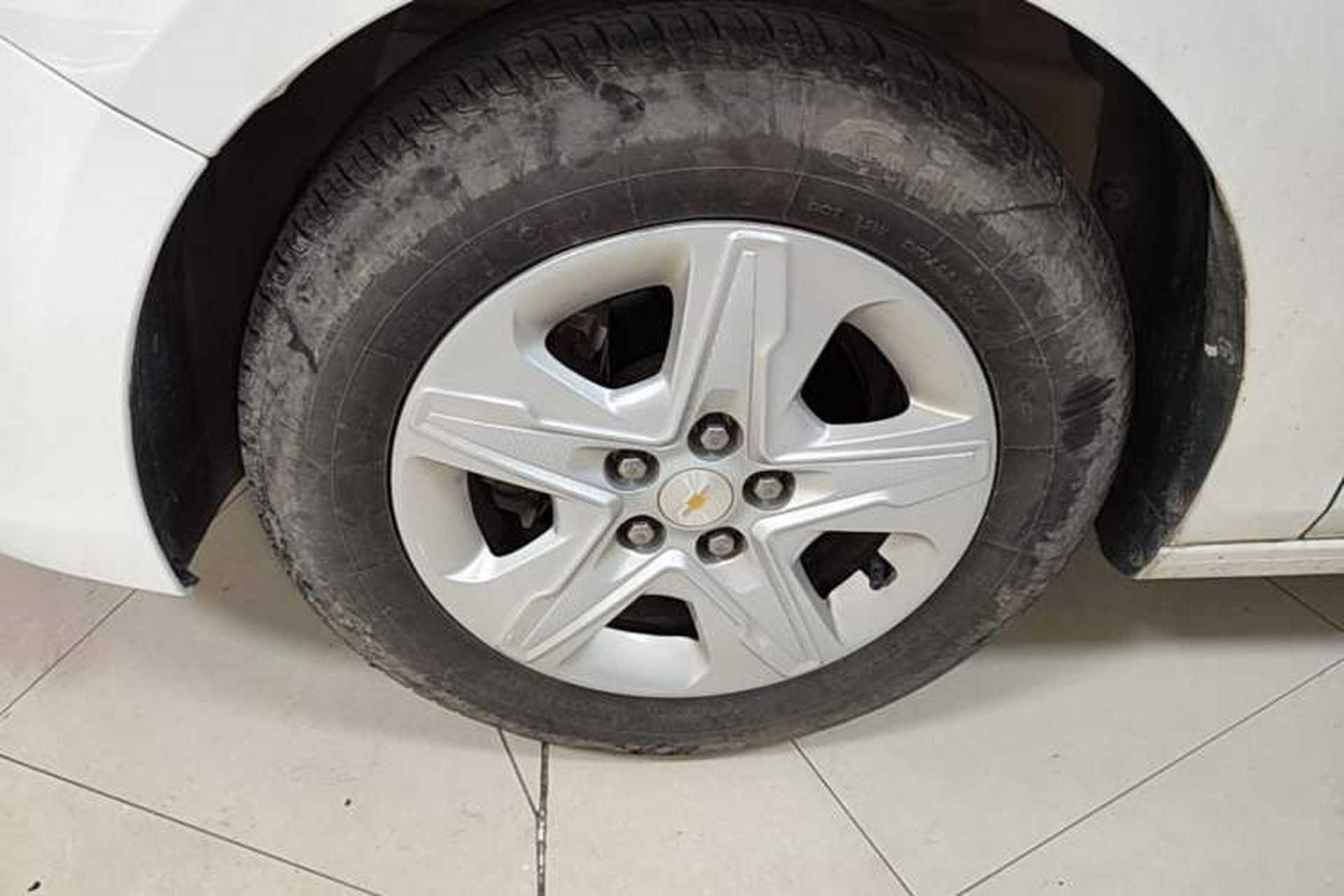 Used Chevrolet Cavalier 2016 1.5L Manual Enjoyment Edition Left Front Wheel Hub