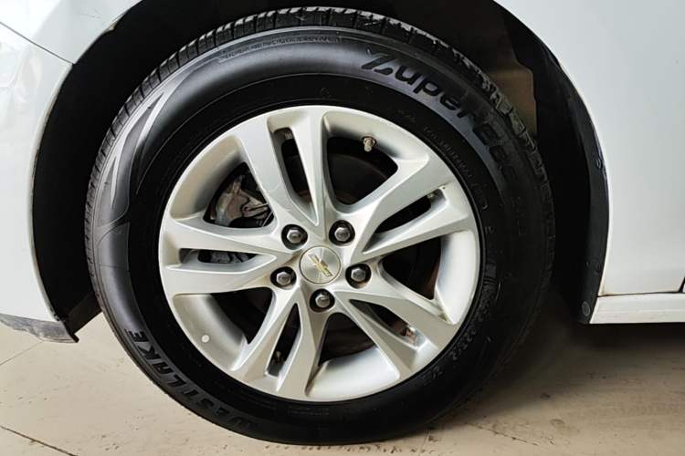 Used Chevrolet Cavalier 2016 1.5L Automatic Xinyue Edition Left Front Wheel Hub