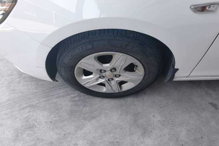 Used Chevrolet Cavalier 2016 1.5L Manual Enjoyment Edition Left Front Wheel Hub
