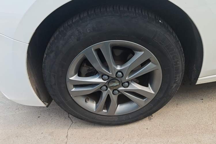 Used Chevrolet Cavalier 2016 1.5L Automatic Xinyue Edition Left Front Wheel Hub