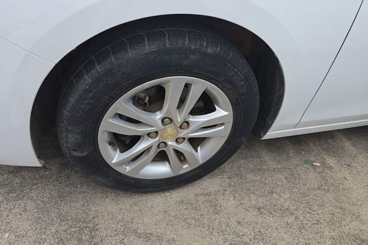 Used Chevrolet Cavalier 2016 1.5L Automatic Xinyue Edition Left Front Wheel Hub