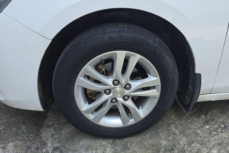 Used Chevrolet Cavalier 2016 1.5L Automatic Xinyue Edition Left Front Wheel Hub