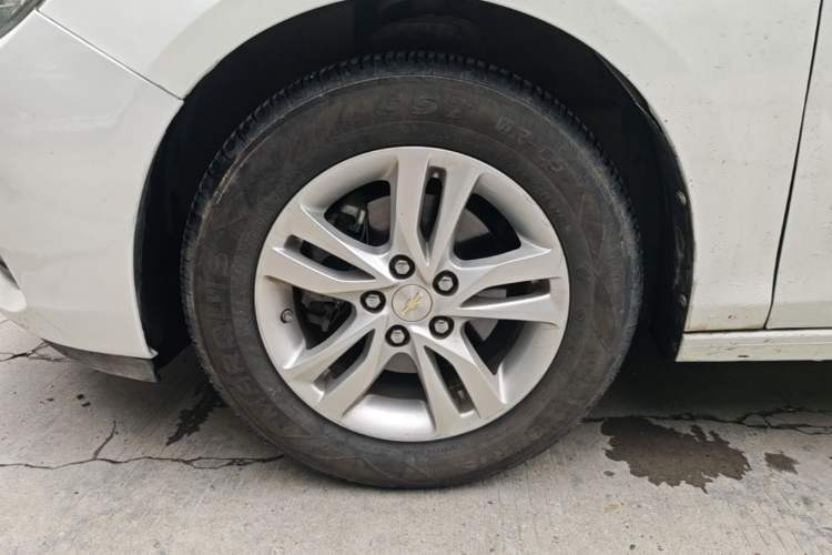 Used Chevrolet Cavalier 2016 1.5L Automatic Xinyue Edition Left Front Wheel Hub