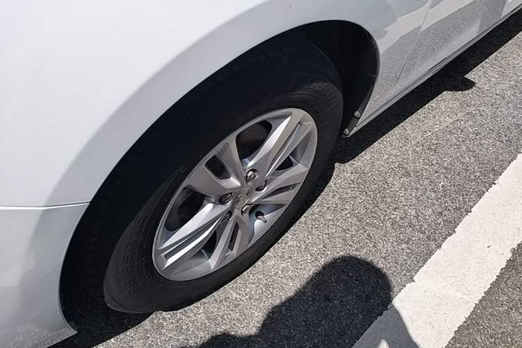 Used Chevrolet Cavalier 2016 1.5L Automatic Xinyue Edition Left Front Wheel Hub