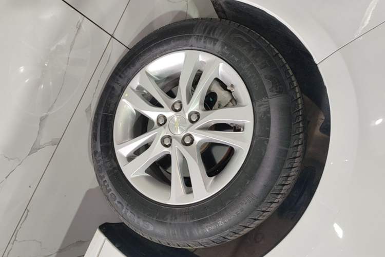 Used Chevrolet Cavalier 2016 1.5L Automatic Xinyue Edition Left Front Wheel Hub