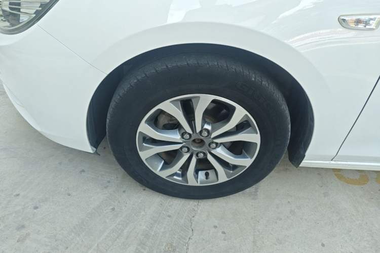 Used Chevrolet Cavalier 2016 1.5L Manual Enjoyment Edition Left Front Wheel Hub