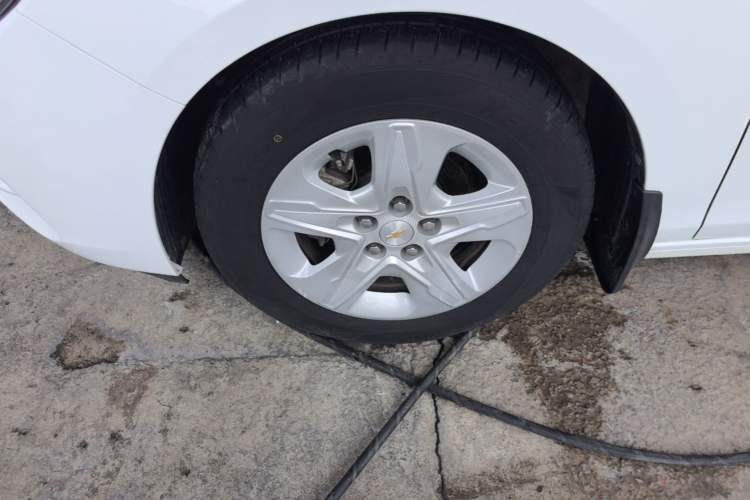 Used Chevrolet Cavalier 2016 1.5L Manual Enjoyment Edition Left Front Wheel Hub