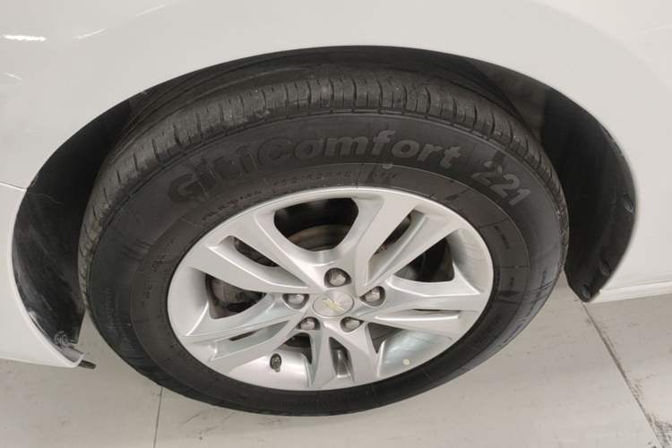 Used Chevrolet Cavalier 2016 1.5L Automatic Xinyue Edition Left Front Wheel Hub