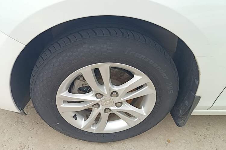 Used Chevrolet Cavalier 2016 1.5L Automatic Enjoyment Edition Left Front Wheel Hub