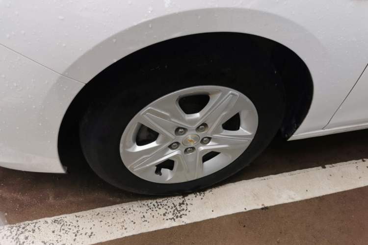 Used Chevrolet Cavalier 2016 1.5L Automatic Enjoyment Edition Left Front Wheel Hub