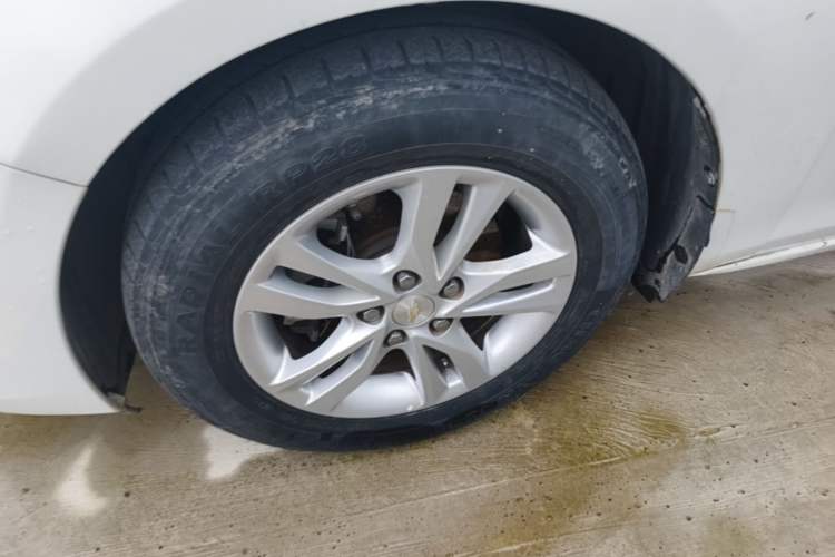 Used Chevrolet Cavalier 2016 1.5L Automatic Xinyue Edition Left Front Wheel Hub