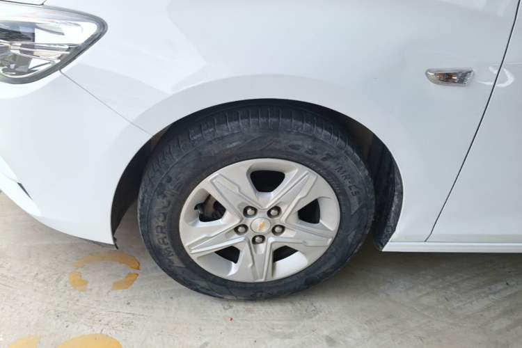 Used Chevrolet Cavalier 2016 1.5L Manual Enjoyment Edition Left Front Wheel Hub