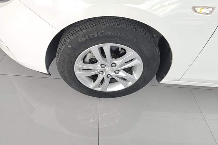 Used Chevrolet Cavalier 2016 1.5L Manual Xinyue Edition Left Front Wheel Hub