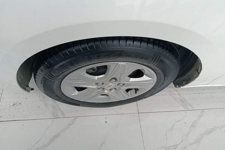 Used Chevrolet Cavalier 2016 1.5L Automatic Enjoyment Edition Left Front Wheel Hub