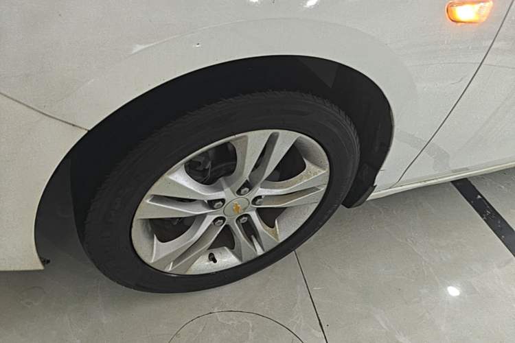 Used Chevrolet Cavalier 2016 1.5L Automatic Enjoyment Edition Left Front Wheel Hub