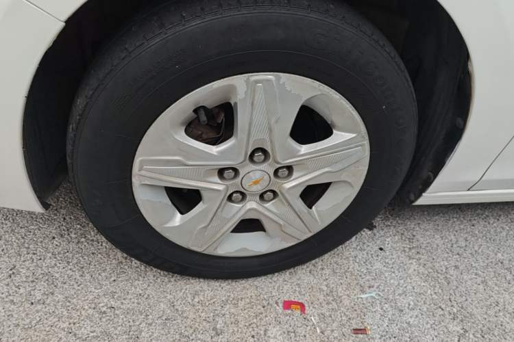 Used Chevrolet Cavalier 2016 1.5L Automatic Enjoyment Edition Left Front Wheel Hub