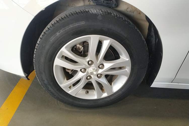 Used Chevrolet Cavalier 2016 1.5L Automatic Xinyue Edition Left Front Wheel Hub