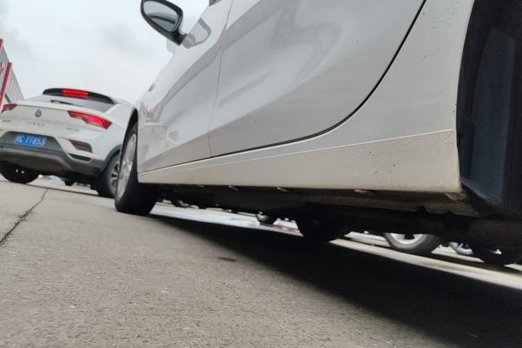 Used Chevrolet Cavalier 2016 1.5L Automatic Enjoyment Edition Left Side Sill