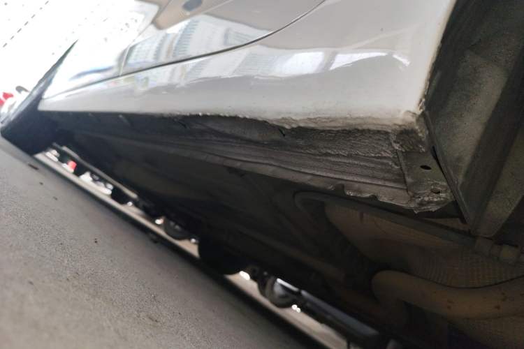 Used Chevrolet Cavalier 2016 1.5L Automatic Enjoyment Edition Left Side Sill
