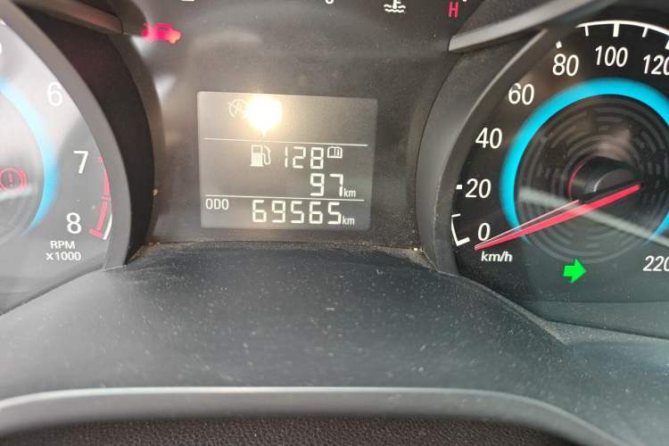 Used Chevrolet Cavalier 2016 1.5L Automatic Xinyue Edition Odometer Close Up