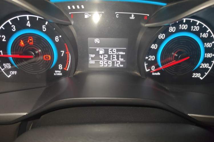 Used Chevrolet Cavalier 2016 1.5L Manual Xinyue Edition Odometer Close Up