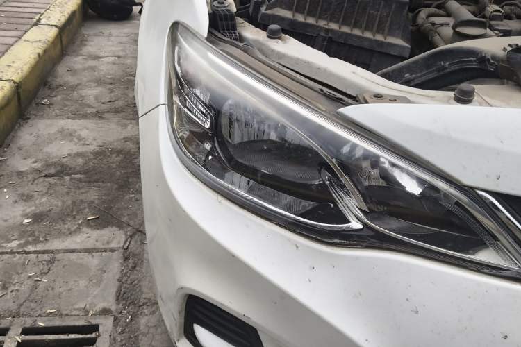 Used Chevrolet Cavalier 2016 1.5L Manual Enjoyment Edition Right Front Headlight