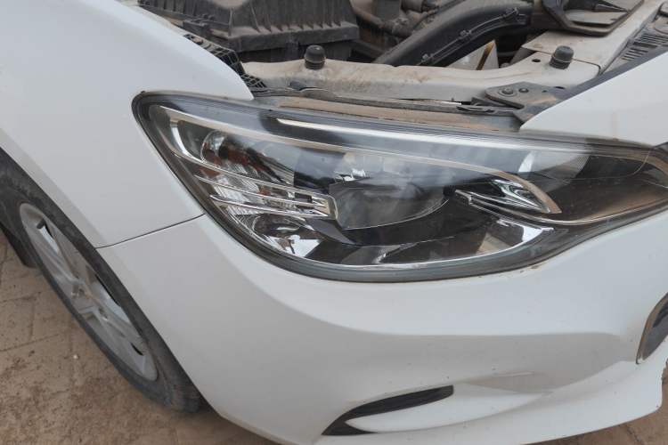 Used Chevrolet Cavalier 2016 1.5L Manual Enjoyment Edition Right Front Headlight