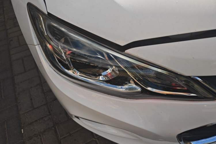 Used Chevrolet Cavalier 2016 1.5L Manual Xinyue Edition Right Front Headlight