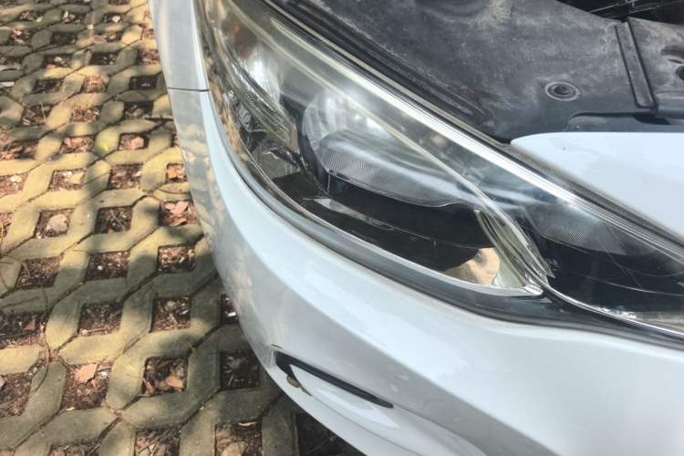 Used Chevrolet Cavalier 2016 1.5L Automatic Enjoyment Edition Right Front Headlight