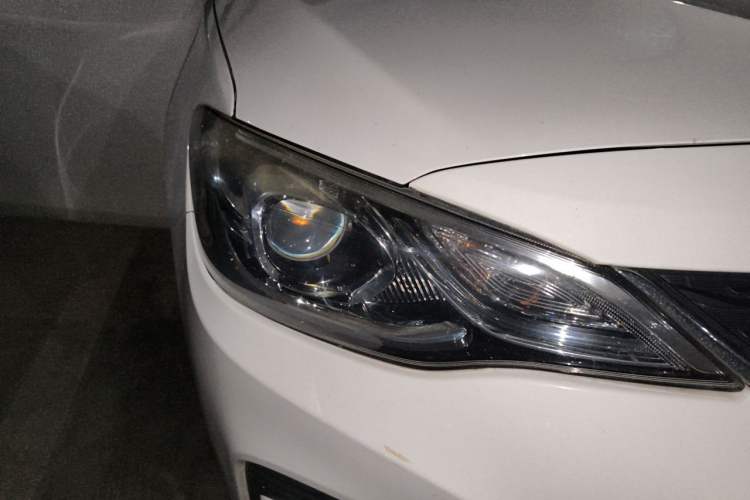 Used Chevrolet Cavalier 2016 1.5L Automatic Xinyue Edition Right Front Headlight