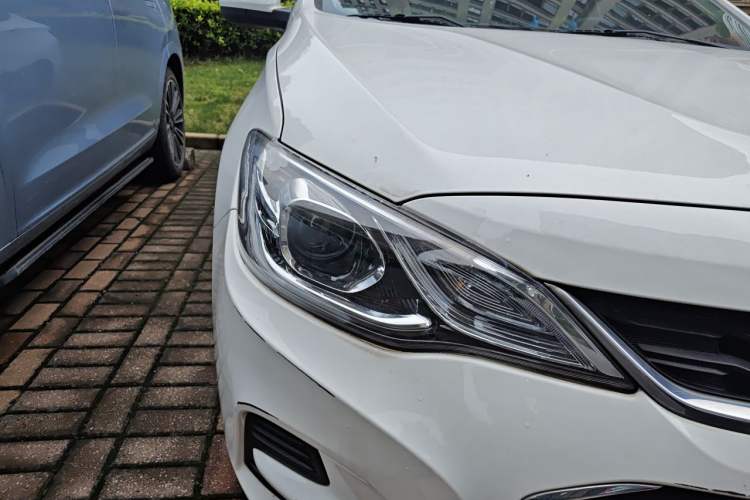 Used Chevrolet Cavalier 2016 1.5L Automatic Xinsong Edition Right Front Headlight