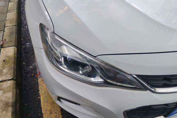 Used Chevrolet Cavalier 2016 1.5L Automatic Xinyue Edition Right Front Headlight