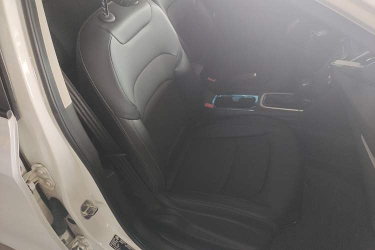 Used Chevrolet Cavalier 2016 1.5L Automatic Xinyue Edition Right Front Seat