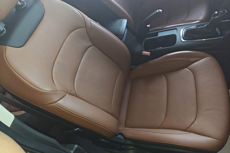 Used Chevrolet Cavalier 2016 1.5L Automatic Xinsong Edition Right Front Seat