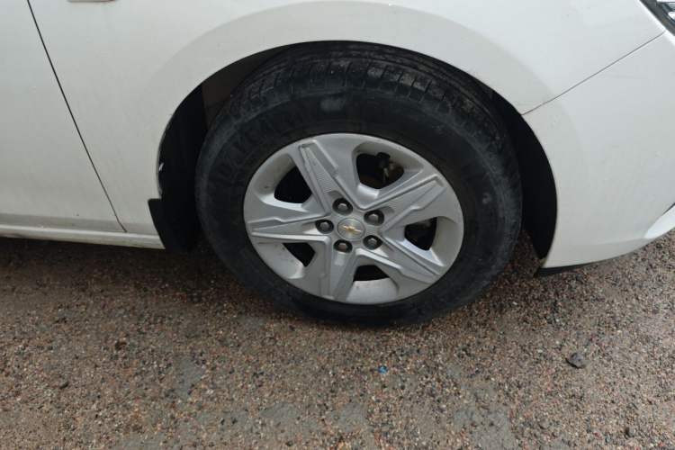 Used Chevrolet Cavalier 2016 1.5L Manual Enjoyment Edition Right Front Wheel Hub