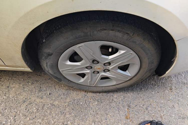 Used Chevrolet Cavalier 2016 1.5L Automatic Enjoyment Edition Right Front Wheel Hub