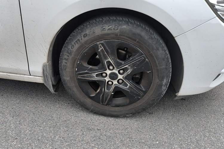 Used Chevrolet Cavalier 2016 1.5L Manual Enjoyment Edition Right Front Wheel Hub