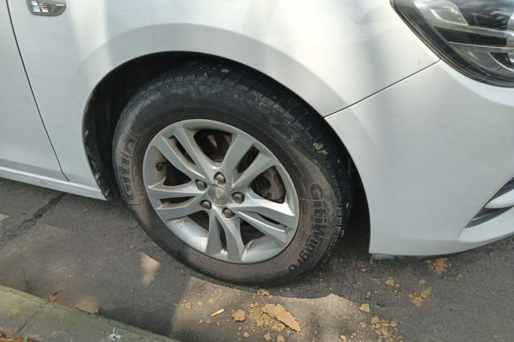Used Chevrolet Cavalier 2016 1.5L Manual Xinyue Edition Right Front Wheel Hub